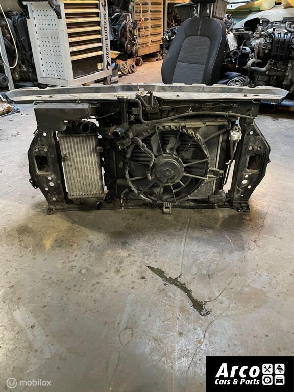 Hyundai i20 Voordfront met Koelerset 1.1 crdi 2016 LET OP!!!, Auto-onderdelen, Carrosserie en Plaatwerk, Gebruikt, Ophalen of Verzenden