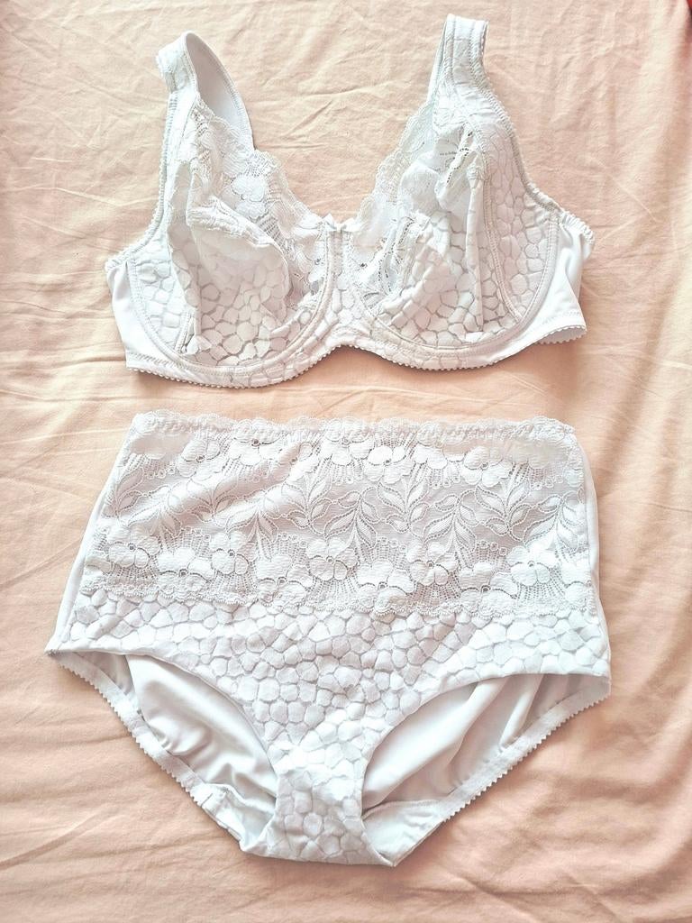 Nieuw! Miss Mary lingerie setje - BH 90E + correctie slip 46, Kleding | Dames, Miss Mary, Ophalen of Verzenden, Wit, Setje