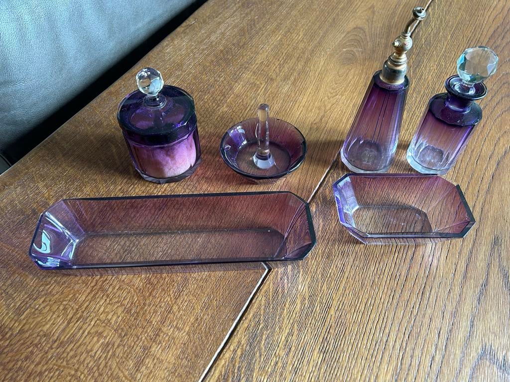 Vintage paarse glazen toilettafelset, Antiek en Kunst, Antiek | Glas en Kristal, Ophalen