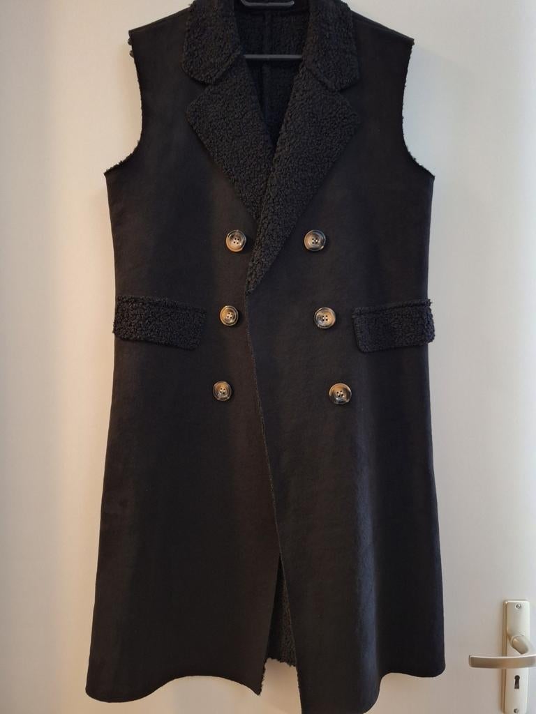 Mooie lange bodywarmer ..nooit gedragen, Kleding | Dames, Bodywarmers, Ophalen of Verzenden, Zo goed als nieuw, Zwart