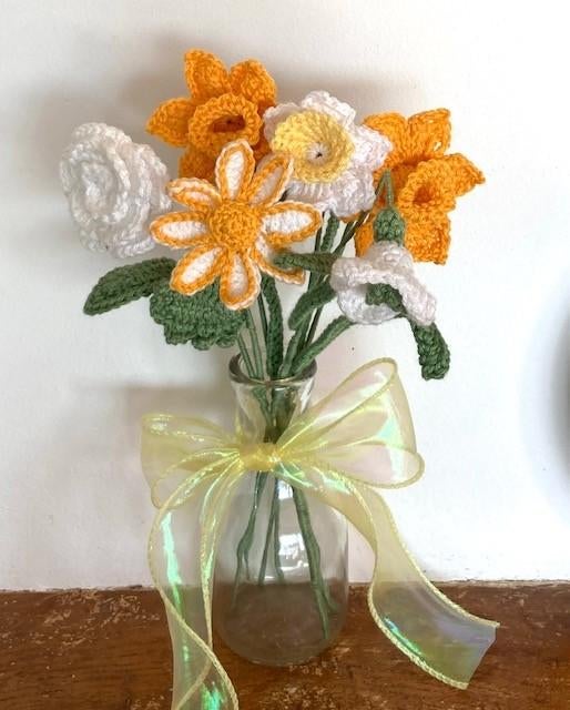 * nw Gehaakt boeketje MOEDERDAG Narcis sneeuwklokje ea SALE, Ophalen of Verzenden, Nieuw, Haken, Patroon of Boek