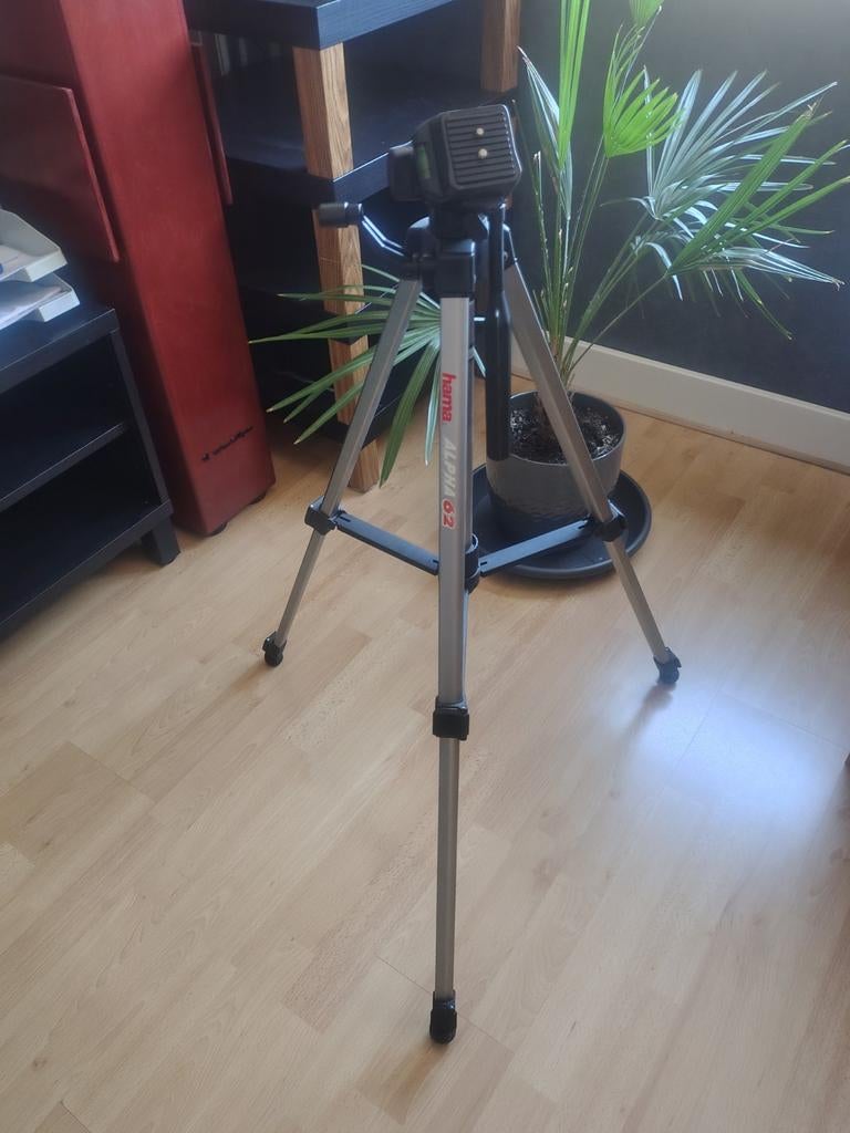 Hama Alpha 62 statief, Zo goed als nieuw, Minder dan 150 cm, Met balhoofd, Ophalen of Verzenden