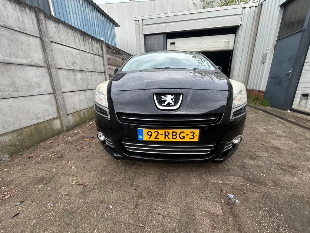Peugeot 5008 1.6 VTI 7PL 2011 Zwart, Voorwielaandrijving, 4 cilinders, 7 stoelen, Zwart