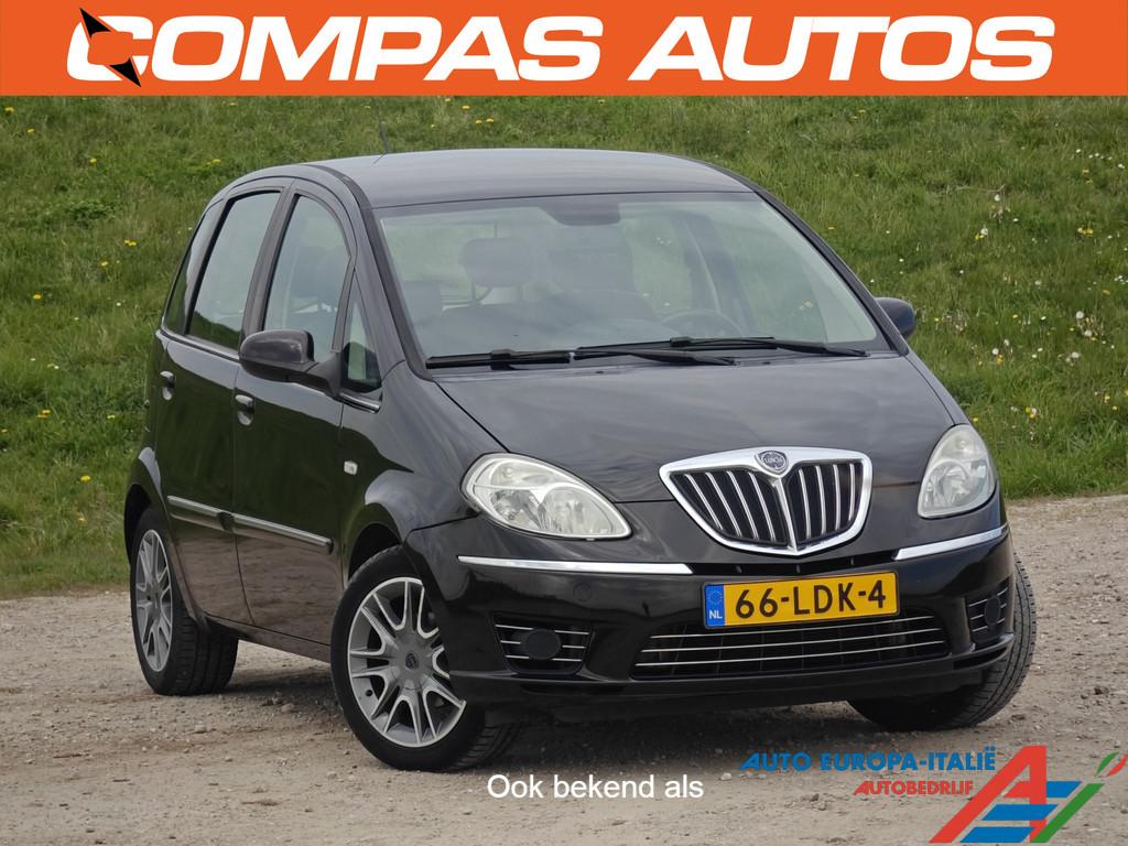 Lancia Musa 1.4-16V Oro Automaat (bj 2010), Auto's, Lancia, Stof, Gebruikt, Zwart, 4 cilinders