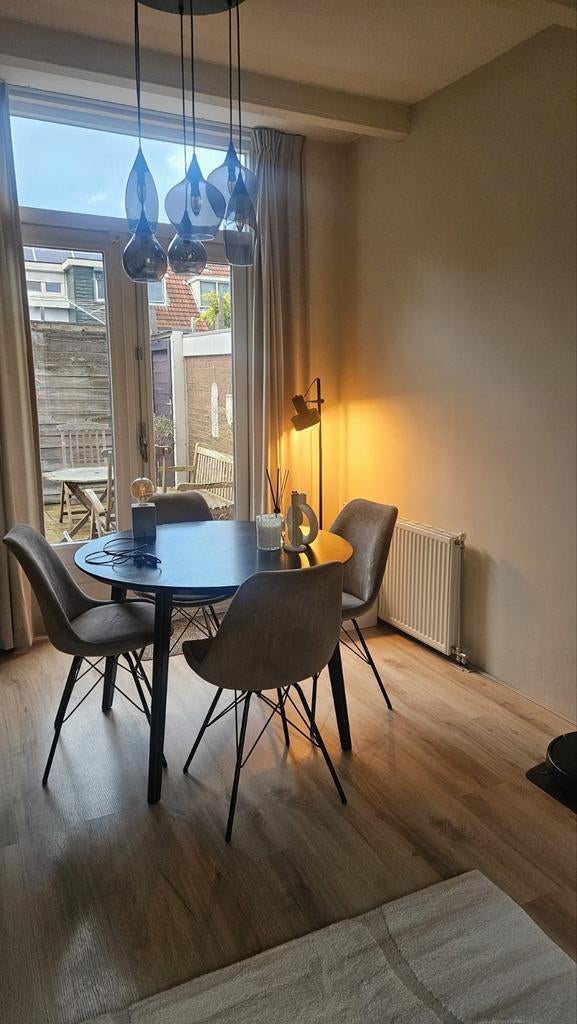 Eetkamerstoelen ZGAN! Bonito 4 stuks van Home24, Ophalen of Verzenden, Zo goed als nieuw, Vier