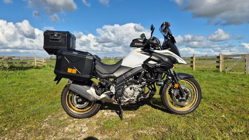 Suzuki V-Strom 650 XTA 2022 - VEEL ACCESSOIRES!, 2 cilinders, Gebruikt, Particulier, Meer dan 35 kW