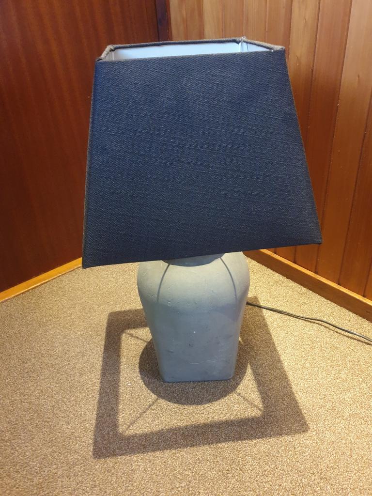 Kruiklamp met zwarte kap, Ophalen, Lamdelijk, 50 tot 75 cm, Zo goed als nieuw