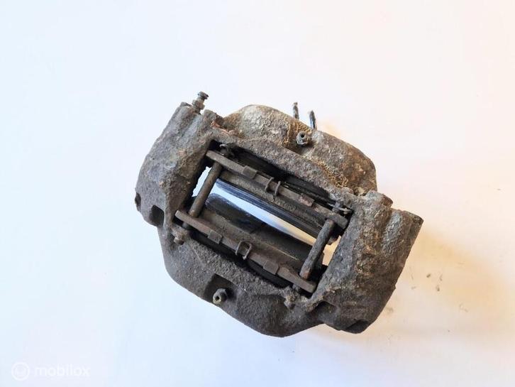 Remklauw linksvoor Volvo 240 2.3i Polar ('82-'94) 1330306, Auto-onderdelen, Remmen en Aandrijving, Volvo, Gebruikt, Ophalen of Verzenden