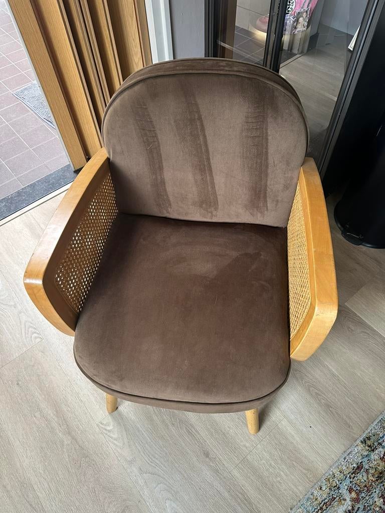 Stoel / fauteuils bruin met hout, Huis en Inrichting, Fauteuils, Ophalen, Minder dan 75 cm, Zo goed als nieuw, Stof