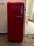 Mooie rode SMEG koelkast in goede staat linksdraaiend, Ophalen, Gebruikt, 200 liter of meer, 140 tot 160 cm