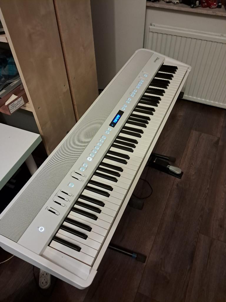 Roland fp90, Ophalen, Zo goed als nieuw, Zwart, Piano