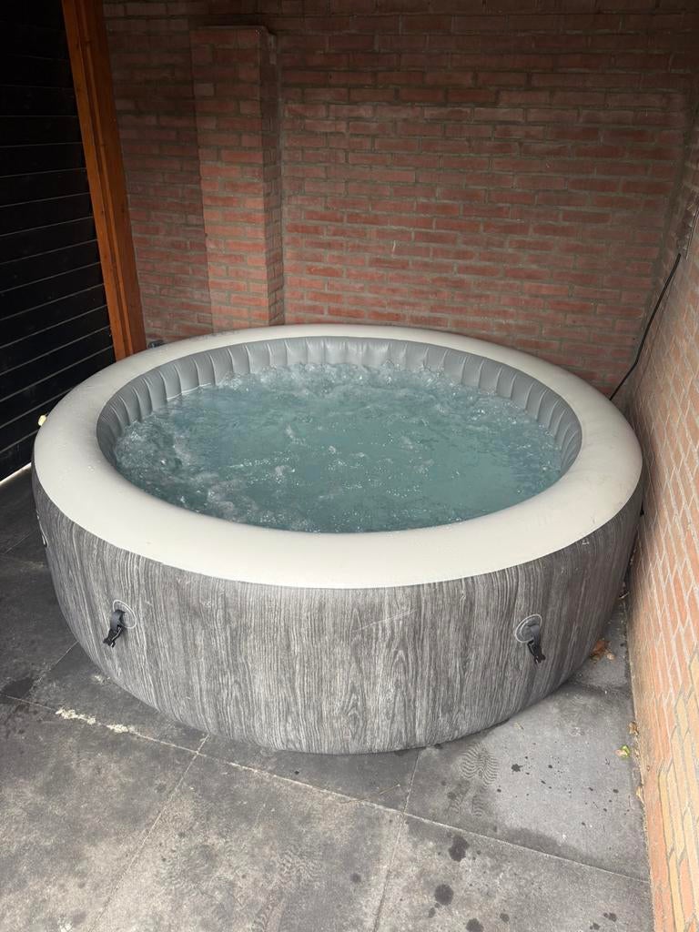 Jacuzzi/spa 6 persoons – zo goed als nieuw, Tuin en Terras, Ophalen, Zo goed als nieuw