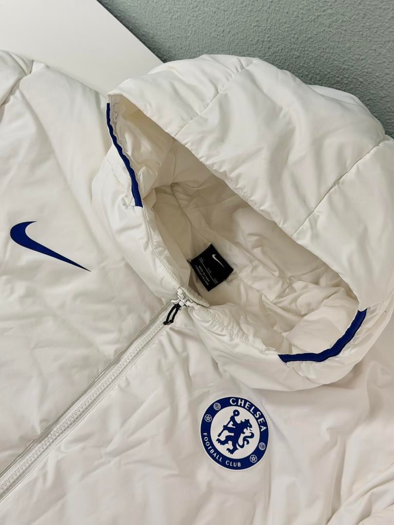 Nike Chelsea Player Issue Puffer Jas XXL Wit zeldzaam Jacket, Verzamelen, Buitenlandse clubs, Shirt, Ophalen of Verzenden, Zo goed als nieuw