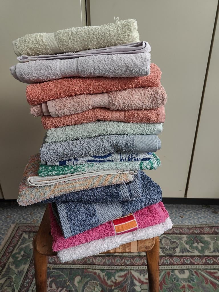 Stapel gebruikte handdoeken - gratis, Ophalen, Gebruikt, Overige kleuren, Handdoek