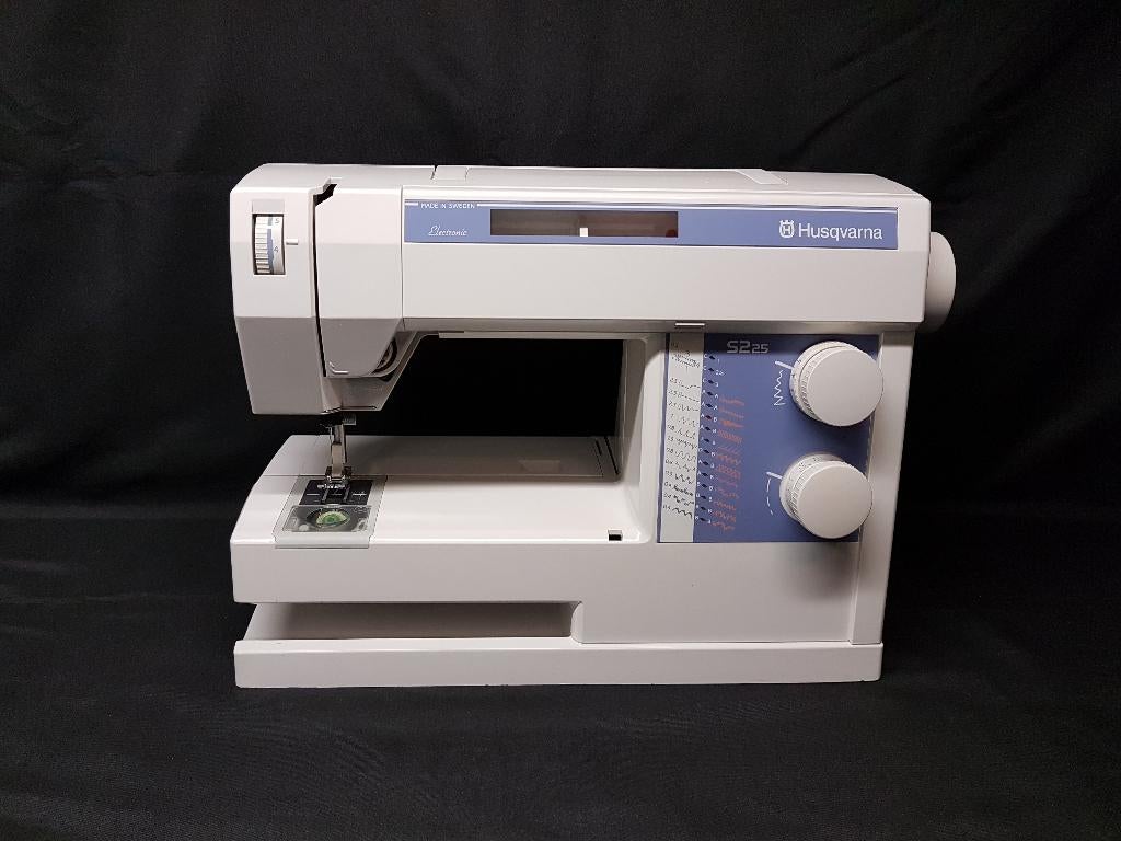 Husqvarna naaimachine. Luxe uitvoering., Hobby en Vrije tijd, Naaimachines en Toebehoren, Gebruikt, Naaimachine, Husqvarna, Ophalen of Verzenden