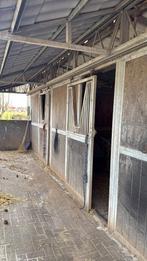 Buitenstal 3 boxen (3x3 m) + ruim overstek – zware kwaliteit, Weidegang, 4 paarden of pony's of meer