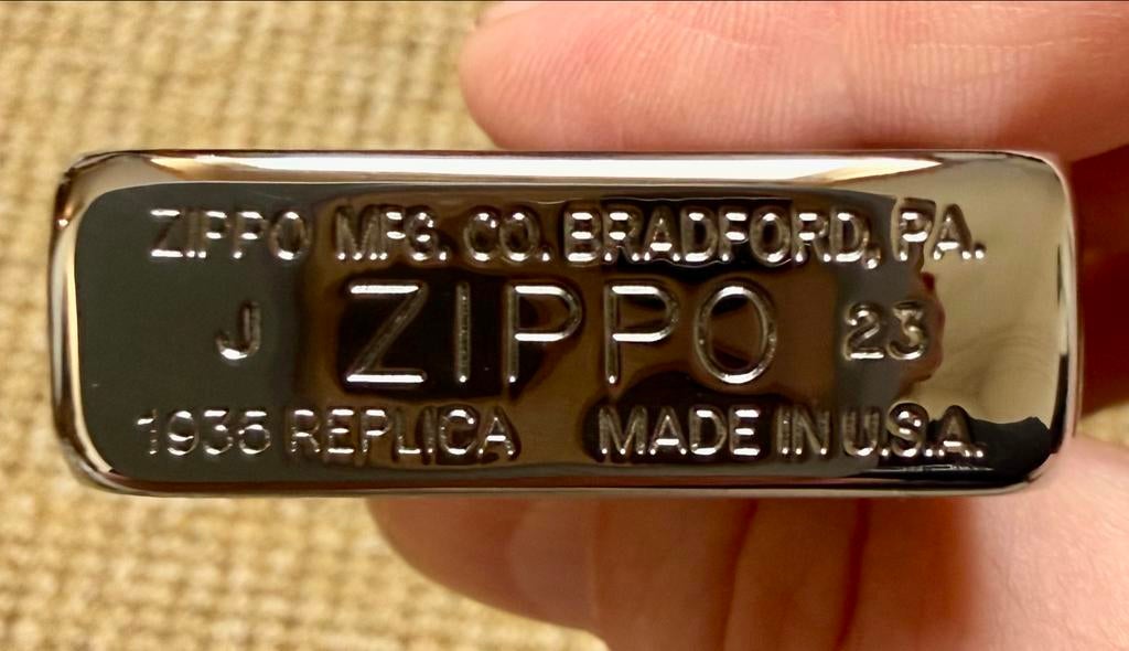 Zippo 1935 Replica Aansteker - Zo goed als nieuw, Verzamelen, Rookartikelen, Aanstekers en Luciferdoosjes, Ophalen of Verzenden