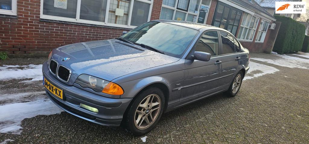BMW 3-serie 316i, Auto's, 13 km/l, Achterwielaandrijving, 4 cilinders, Blauw