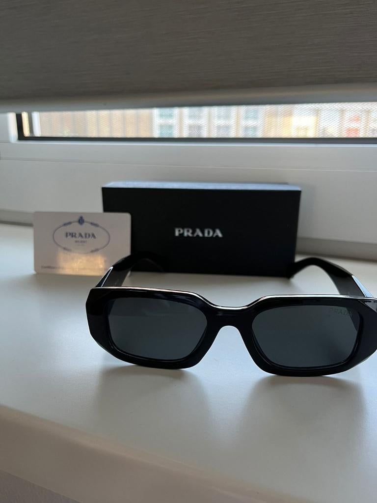 Prada zonnebril zwart- nieuw & compleet met doos, Overige merken, Zonnebril, Zwart, Nieuw