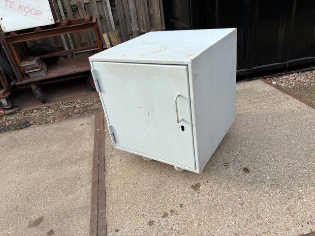 kluis voor gereedschap gereedschapskluis, Ophalen, Zo goed als nieuw