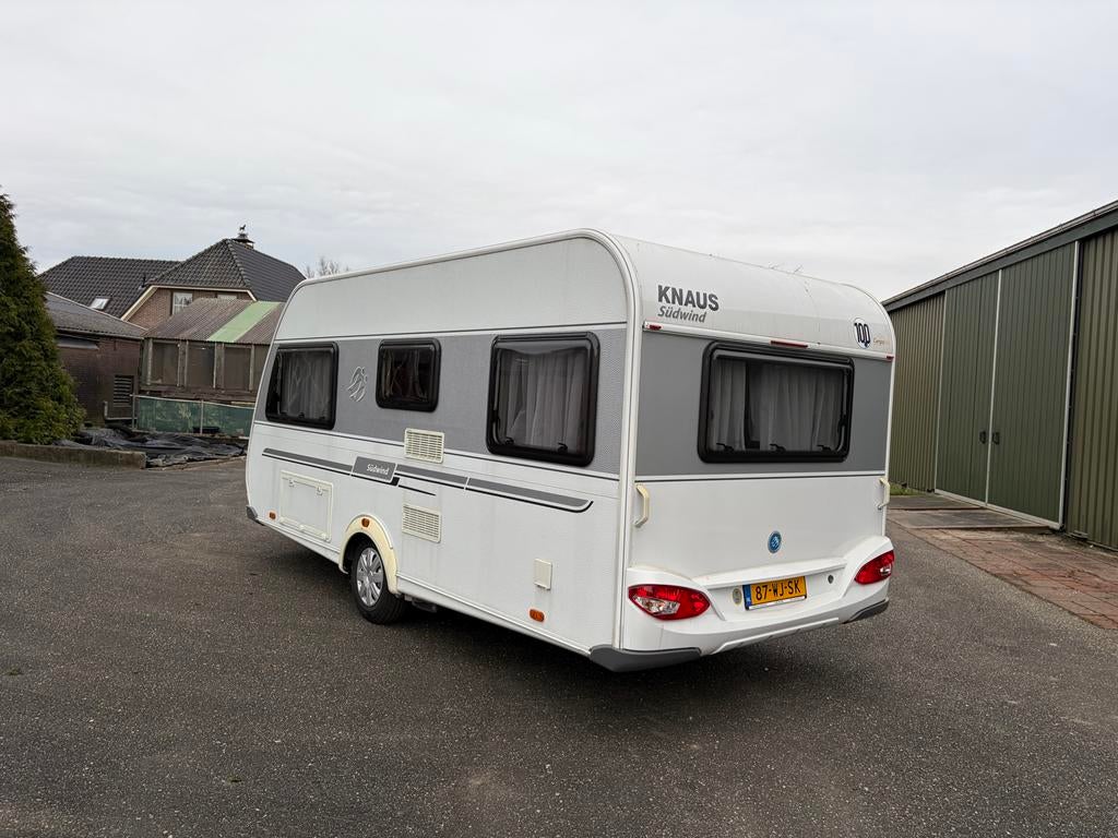 Knaus Sudwind 450 FU met mover bouwjaar 2012, Caravans en Kamperen, Caravans, Mover, Rondzit, Frans bed, Particulier