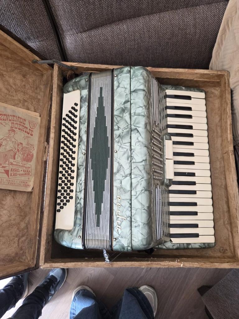 Accordeon met koffer, Ophalen, Gebruikt, Overige merken, Met koffer