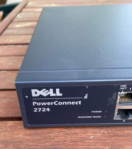 DELL PowerConnect 2724 managed gigabit switch 24 poorten, Computers en Software, Netwerk switches, Ophalen, Zo goed als nieuw