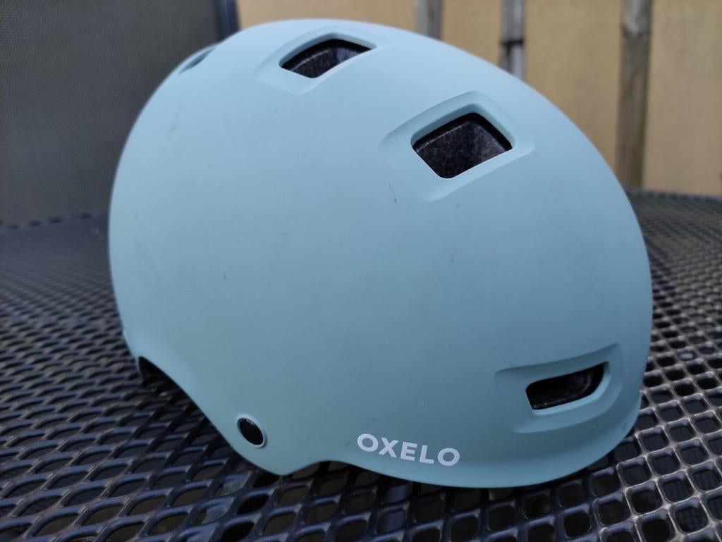 Oxelo skate helm. Maat 52-55cm. Slechts 3 keer gebruikt, Sport en Fitness, Skateboarden, Ophalen, Zo goed als nieuw, Bescherming