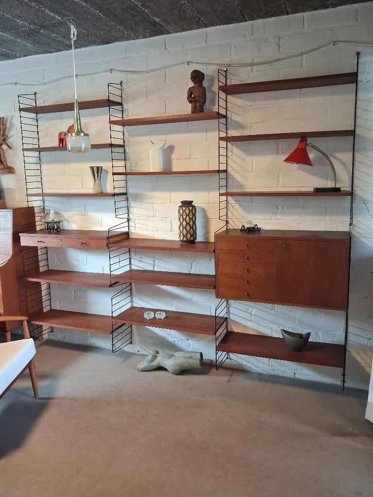 Nisse String teak wandmeubel, retro jaren 60 kast, Huis en Inrichting, Kasten | Wandmeubels, Ophalen, Met deur(en), Teakhout, Minder dan 100 cm