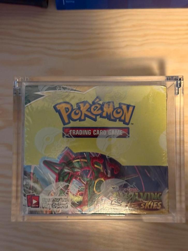 Pokemon Evolving Skies Booster Box, Hobby en Vrije tijd, Verzamelkaartspellen | Pokémon, Zo goed als nieuw, Boosterbox, Ophalen of Verzenden