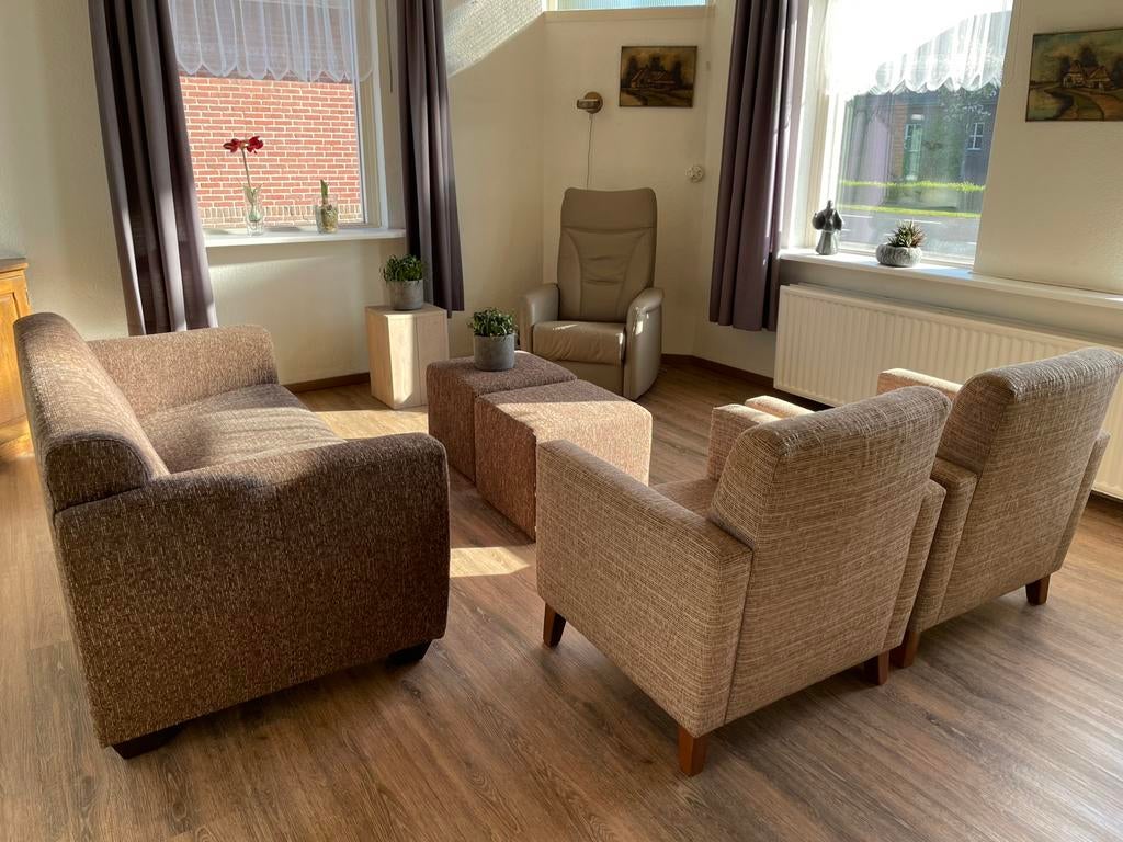 2 zitsbank met fauteuils en hockers, Ophalen, Gebruikt