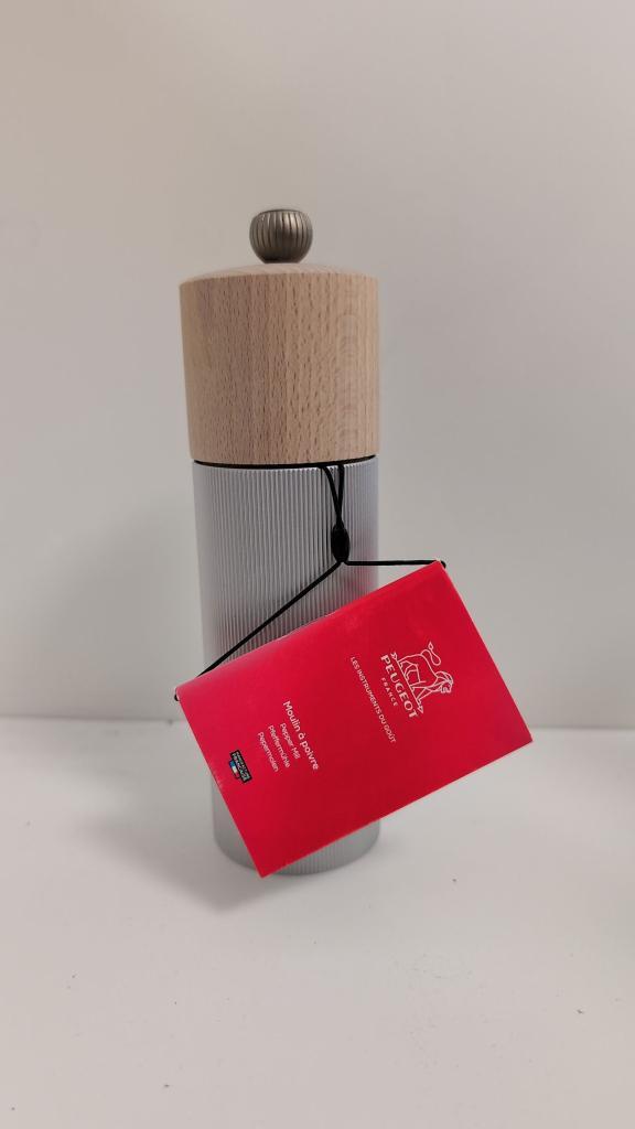 Peugeot Line pepermolen 18 cm naturel, showroom model, Huis en Inrichting, Keuken | Keukenbenodigdheden, Nieuw, Verzenden