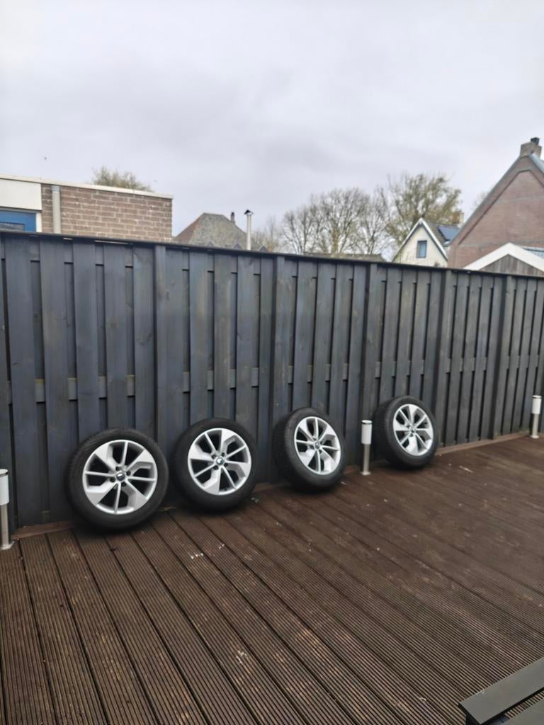 Originele 16 inch Renault Clio velgen met Vredestein banden, Auto-onderdelen, Banden en Velgen, Ophalen, Gebruikt, 16 inch, All Season