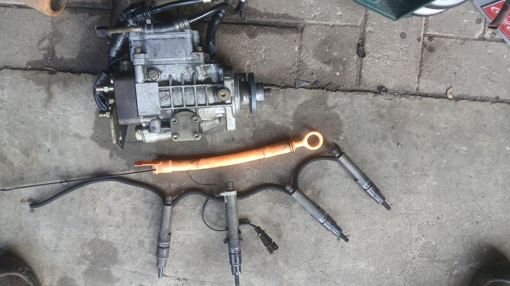 Dieselpomp en verstuivers golf 4 1,9tdi, Ophalen, Gebruikt