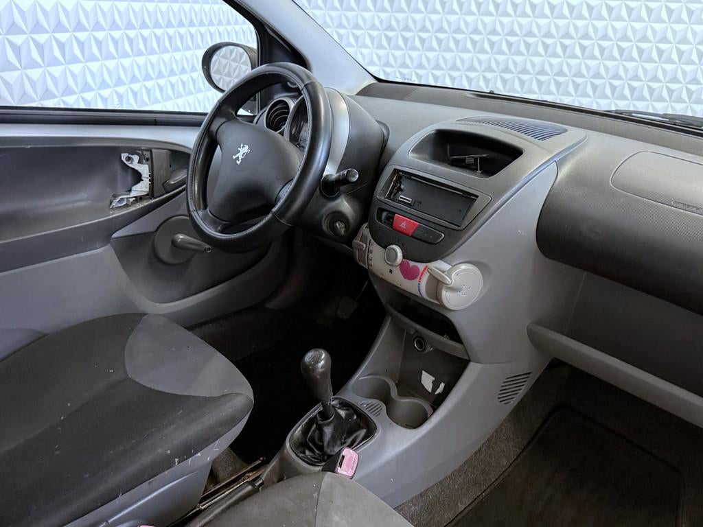 Peugeot 107 1.0-12V XR MOTOR DEFECT, Auto's, Peugeot, Voorwielaandrijving, Stof, Gebruikt, 765 kg