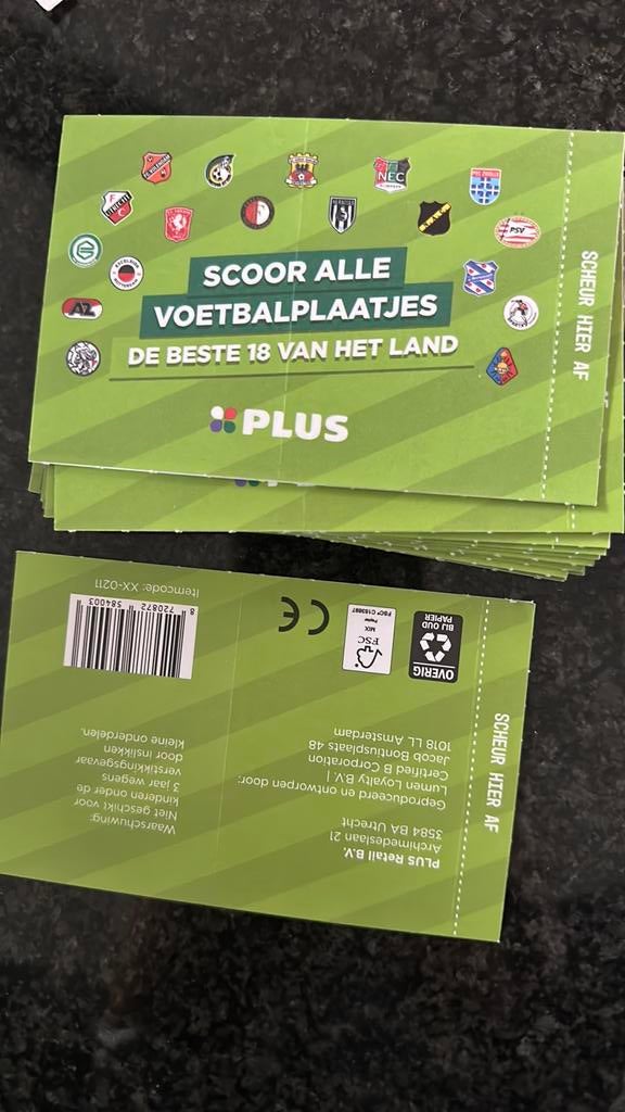 19 voetbalplaatjes Plus ophalen, Verzamelen, Supermarktacties, Plus, Ophalen of Verzenden