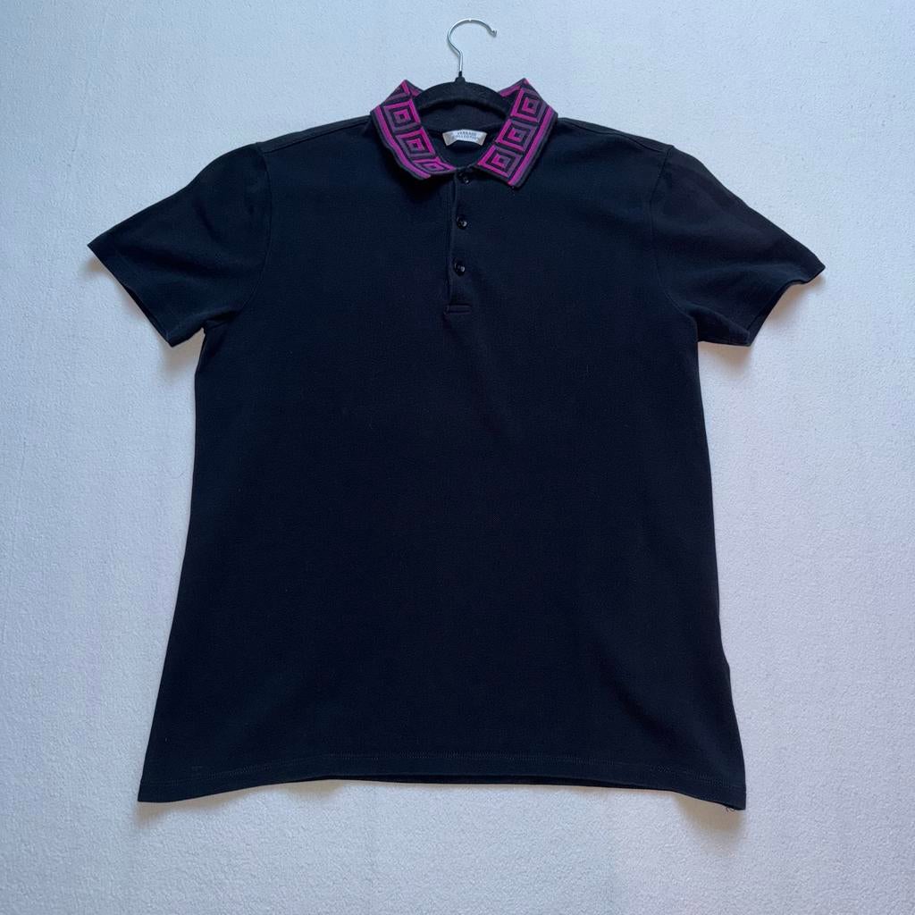 Versace Polo Shirt Zwart met Paarse Kraag Maat M, Kleding | Heren, Ophalen of Verzenden, Zo goed als nieuw, Maat 48/50 (M), Zwart