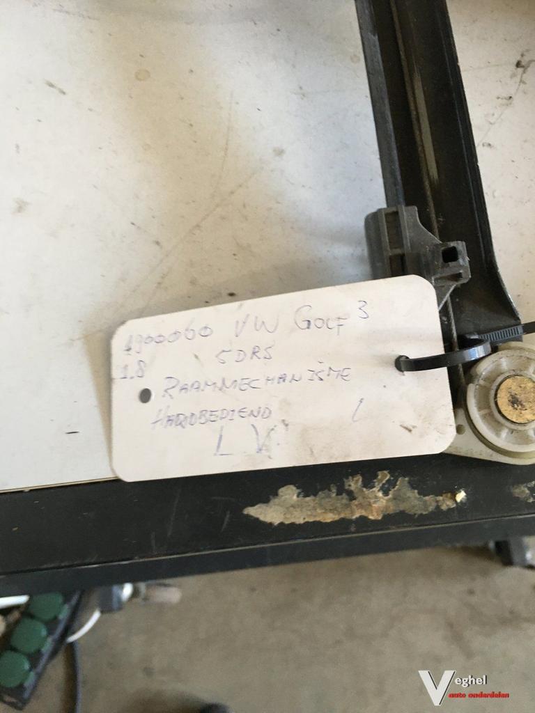 Vw Golf 3  5 drs  Raammechanisme Handbediend Linksvoor