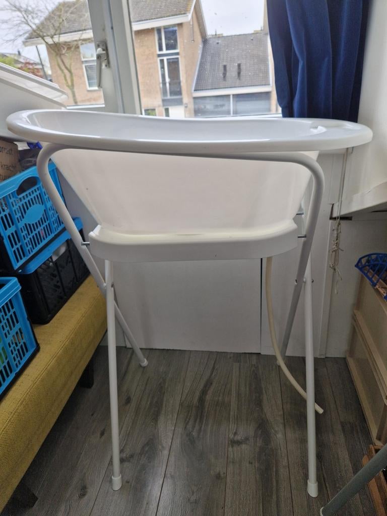 Hema Babybad met Standaard - Wit, Ophalen, Zo goed als nieuw, Badje, Hema