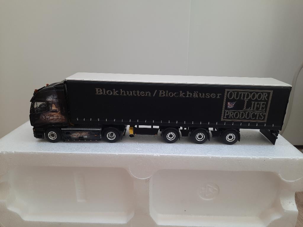 Iveco PB Trucking Outdoor life products WSI, Hobby en Vrije tijd, Modelauto's | 1:50, Ophalen of Verzenden, Zo goed als nieuw