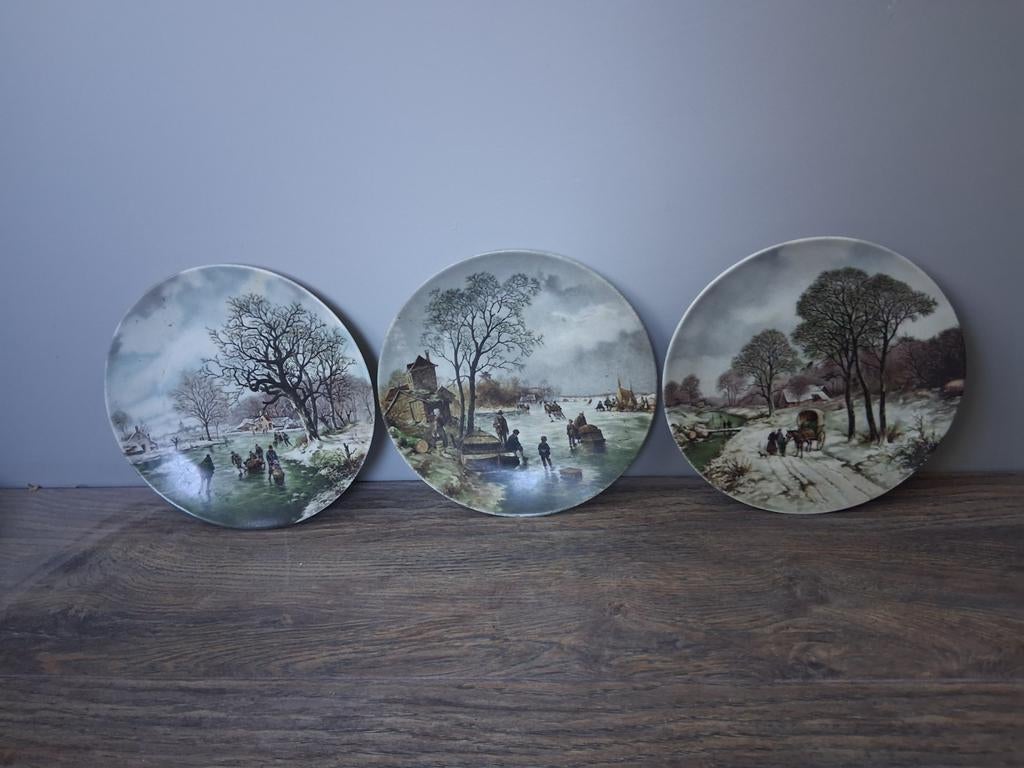 3 Wandborden Royal Schwabap wintervoorstelling
19.5 cm, Ophalen of Verzenden