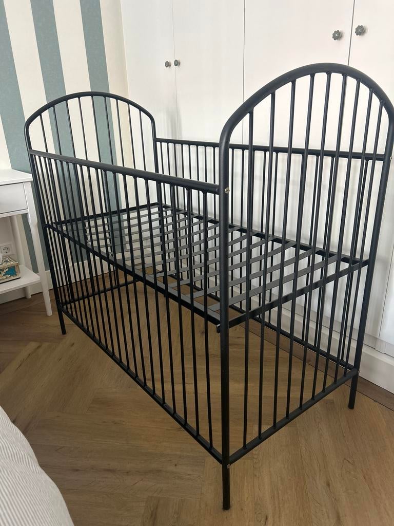 Zwart Stalen Ledikant 60x120 cm - Babybed, Ophalen, Gebruikt, Minder dan 140 cm, Matras