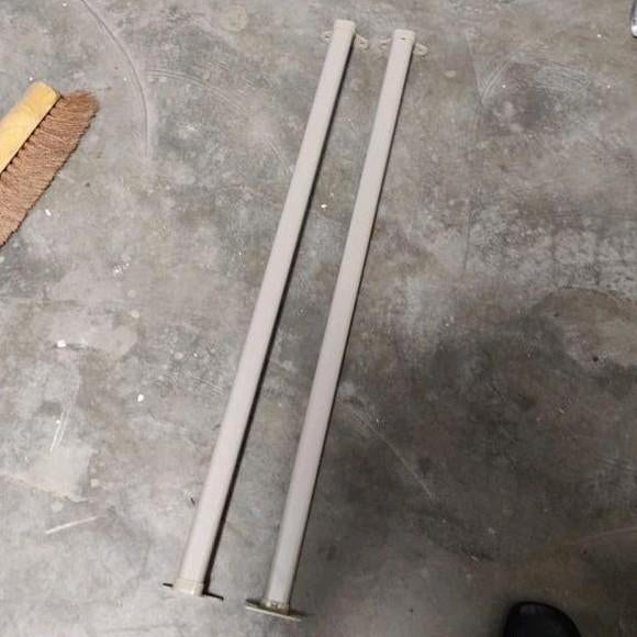 2x Ikea Pax Kleding roede 100 cm inclusief schroefjes, Gebruikt, 100 tot 150 cm, Minder dan 25 cm, Metaal