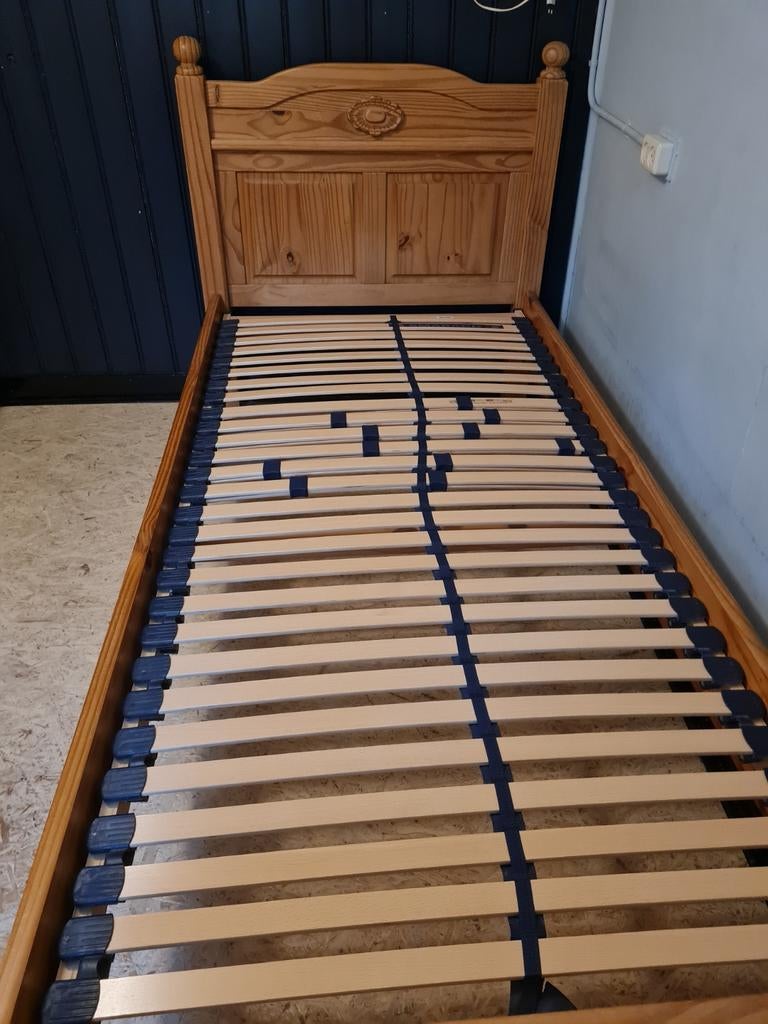 Gratis prachtig 1 persoonsbed, Huis en Inrichting, Slaapkamer | Bedden, Ophalen of Verzenden, Eenpersoons, Hout, 90 cm
