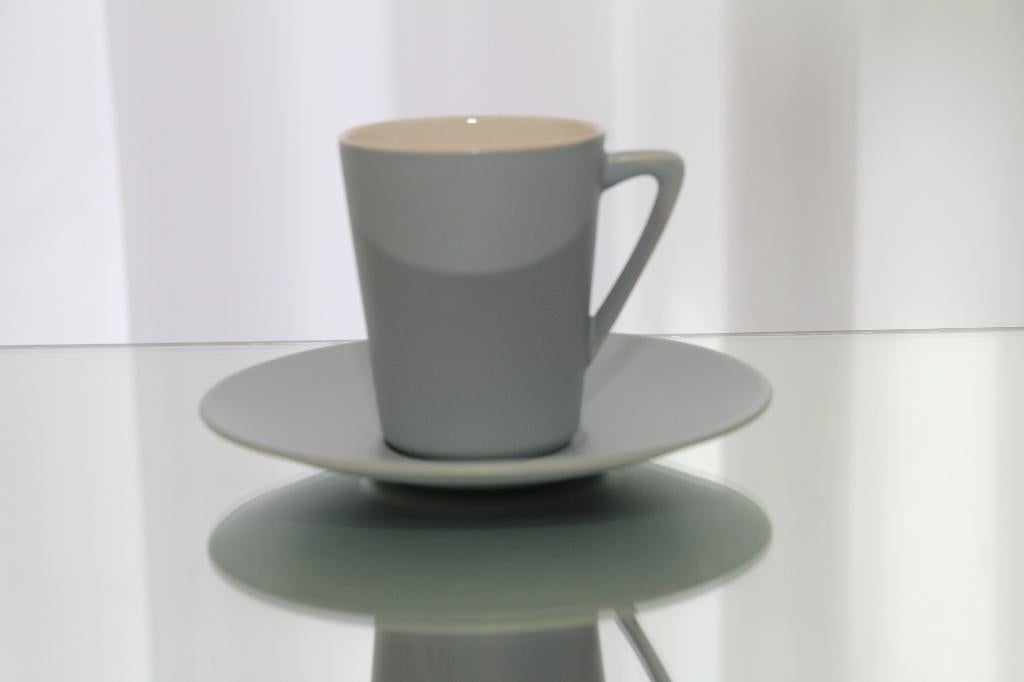 Flora Gouda kop en schotel, Antiek en Kunst, Ophalen