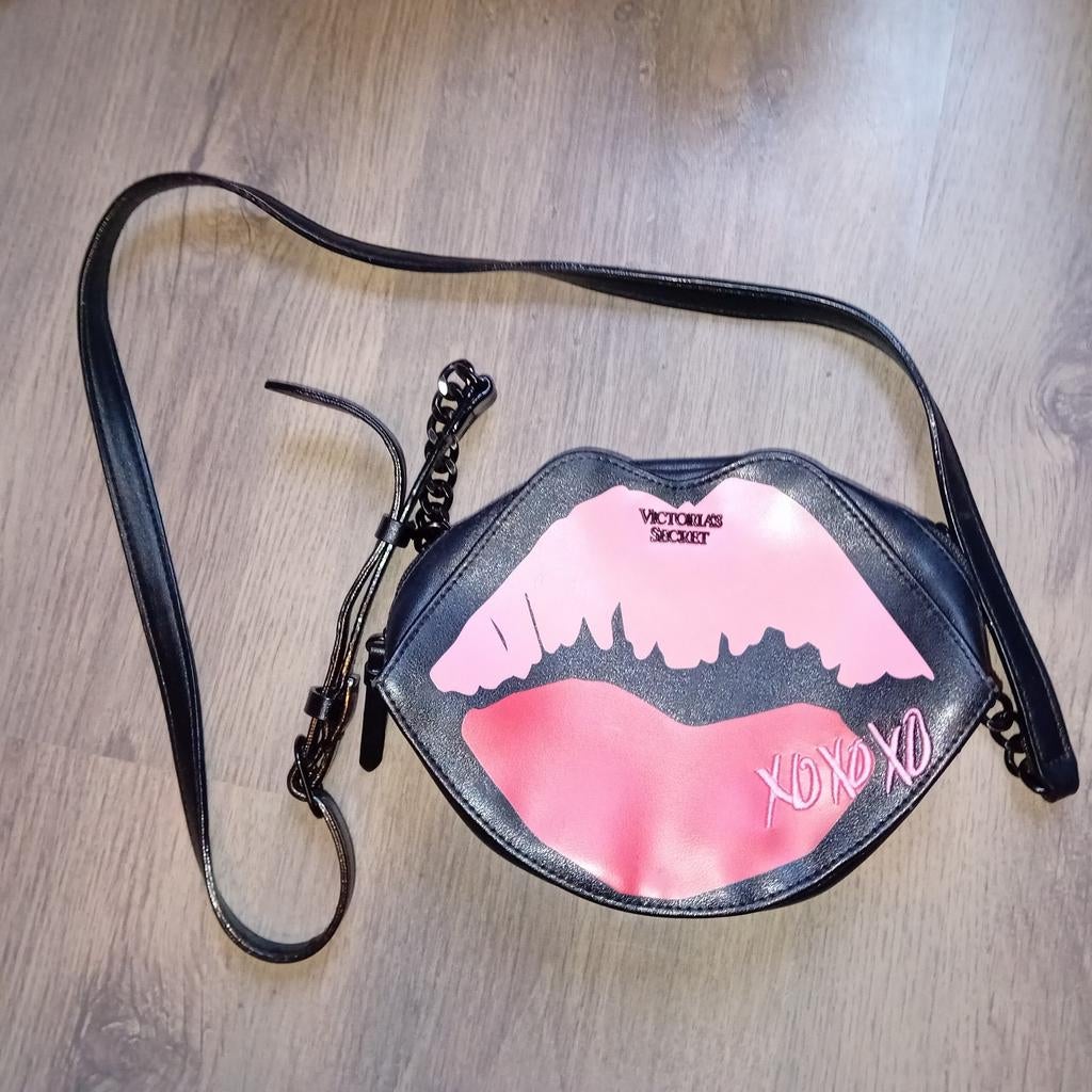 Victoria's Secret tas met lippen design, Ophalen of Verzenden, Gebruikt, Zwart, Schoudertasje