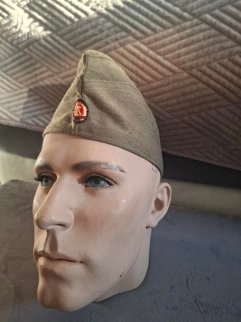 Oost duitse kepi, Verzamelen, Militaria | Algemeen, Ophalen of Verzenden, Landmacht, Duitsland, Kleding of Schoenen