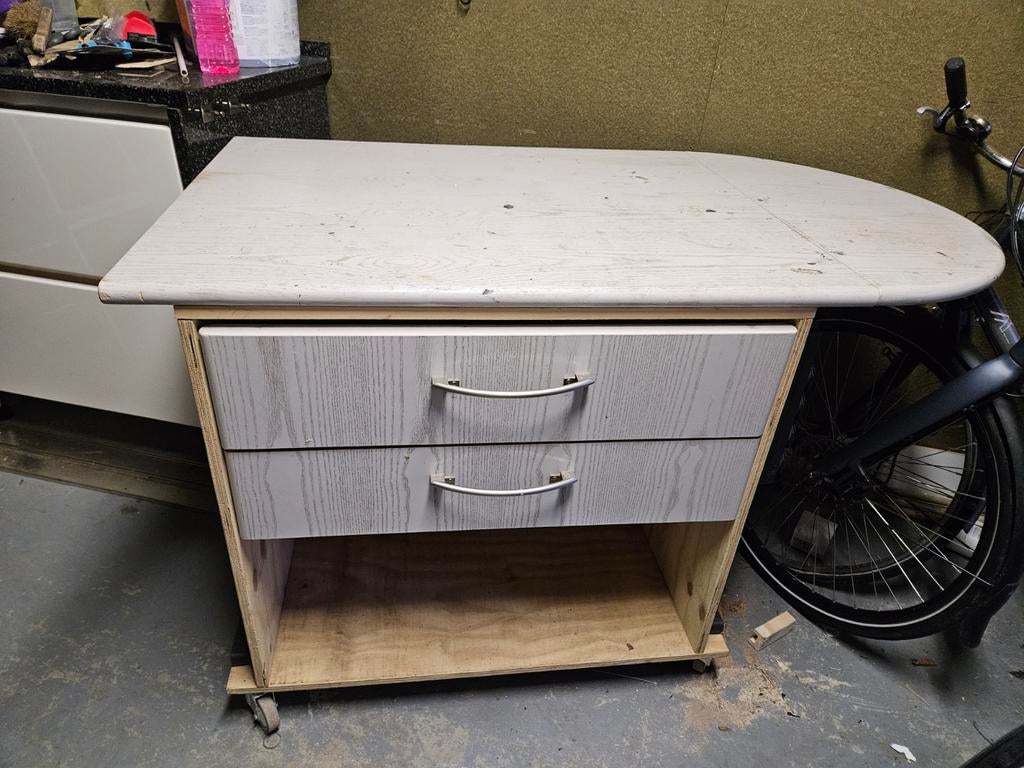 Verrijdbare Werkbank met Lades en Stekkerdoos - Degelijk, Ophalen, Gebruikt, 120 tot 170 cm