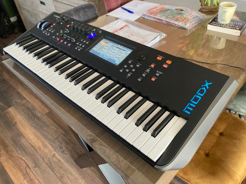 Yamaha MODX 6, Ophalen of Verzenden, Zo goed als nieuw, 61 toetsen, Yamaha