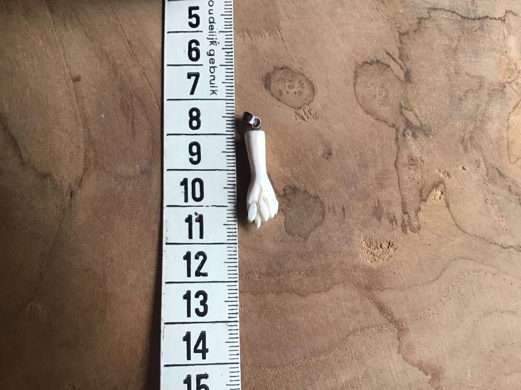 Benen brocant kruisje,peer,tand ,roos hartje,geluks handje, Sieraden, Tassen en Uiterlijk, Armbanden, Ophalen, Zo goed als nieuw